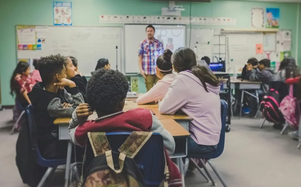 Studenti - Intercultura - Pedagogia - Photo Kenny-Eliason-zFSo6bnZJTw-Unsplash